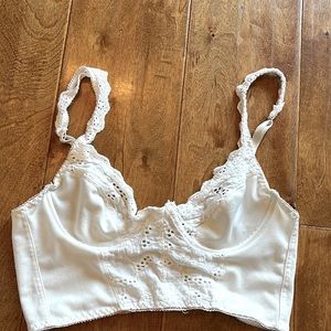 Underwire crop top
